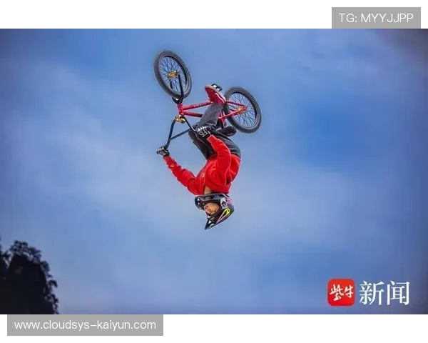 FISE上海站背后的文化交流：车手们用动作比划跨越语言障碍